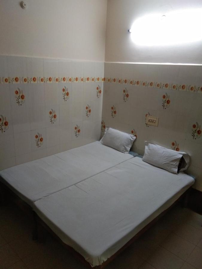 Hotel Sriram Lodge Tirupati Exterior foto
