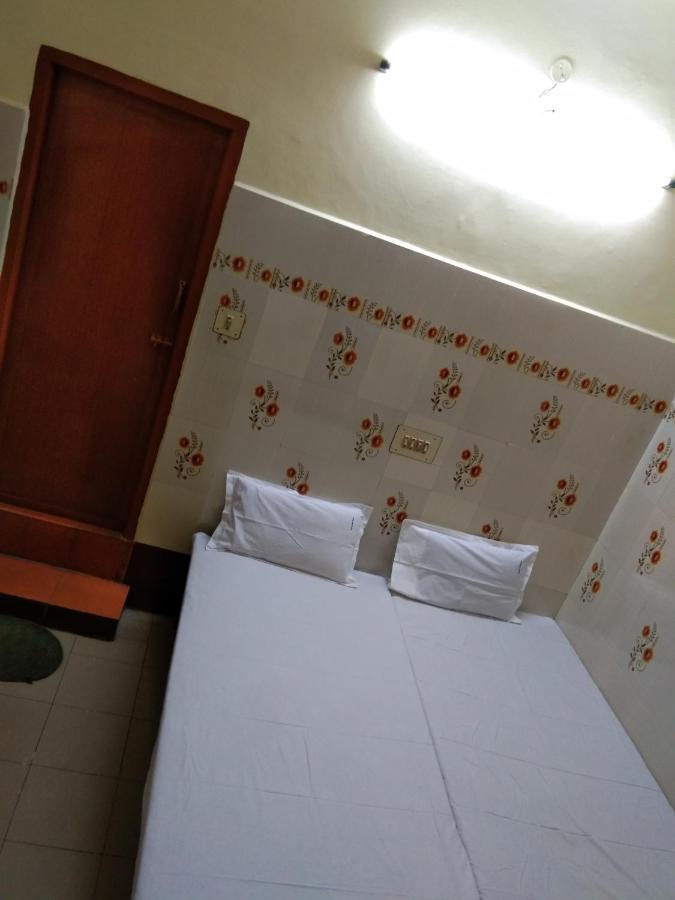 Hotel Sriram Lodge Tirupati Exterior foto