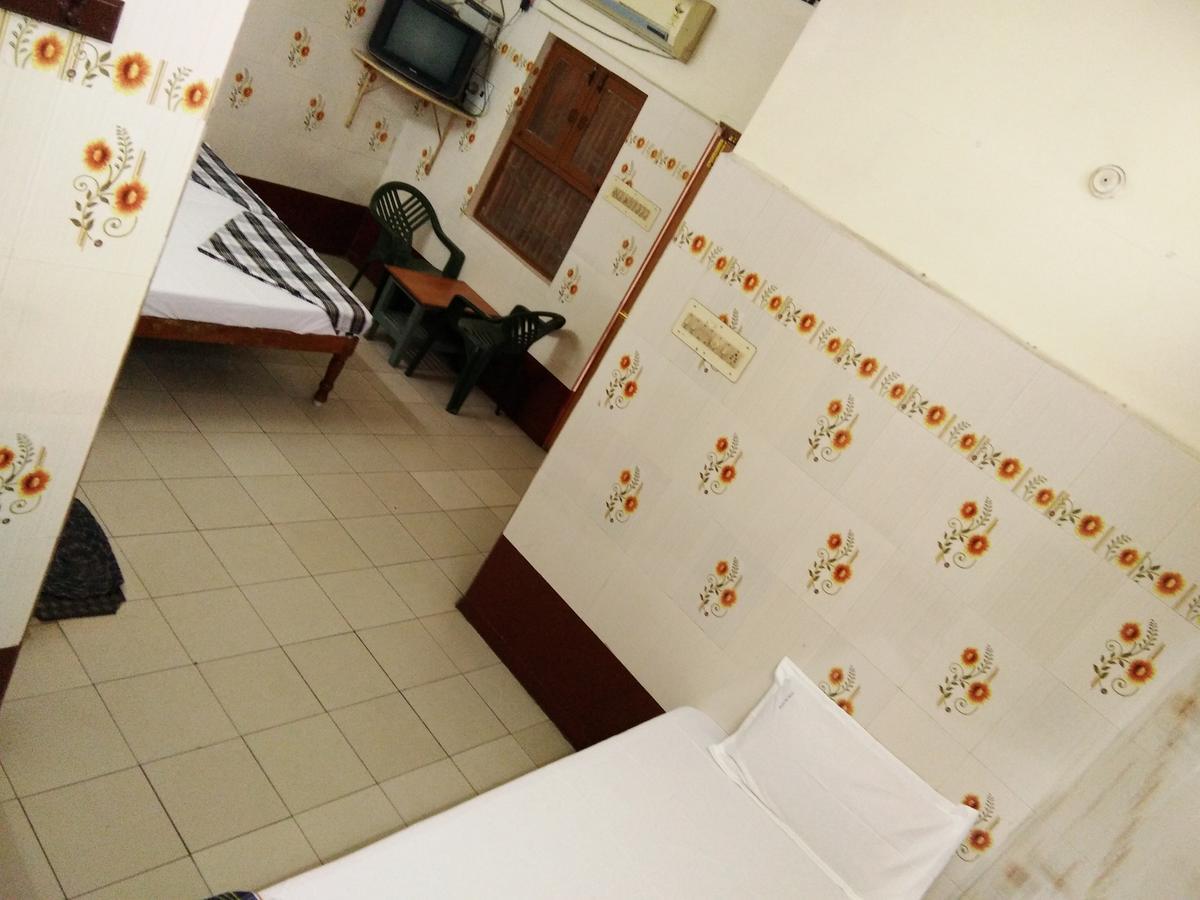 Hotel Sriram Lodge Tirupati Exterior foto
