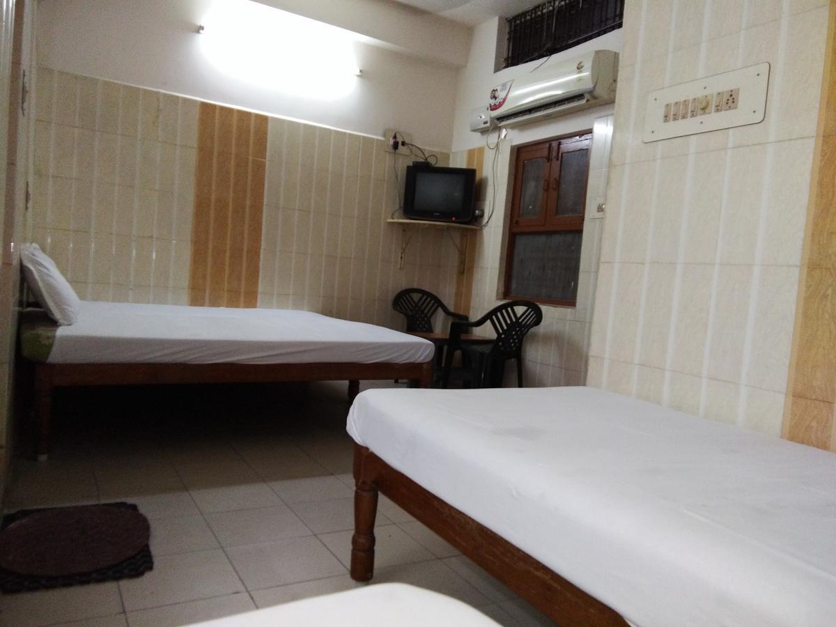 Hotel Sriram Lodge Tirupati Exterior foto